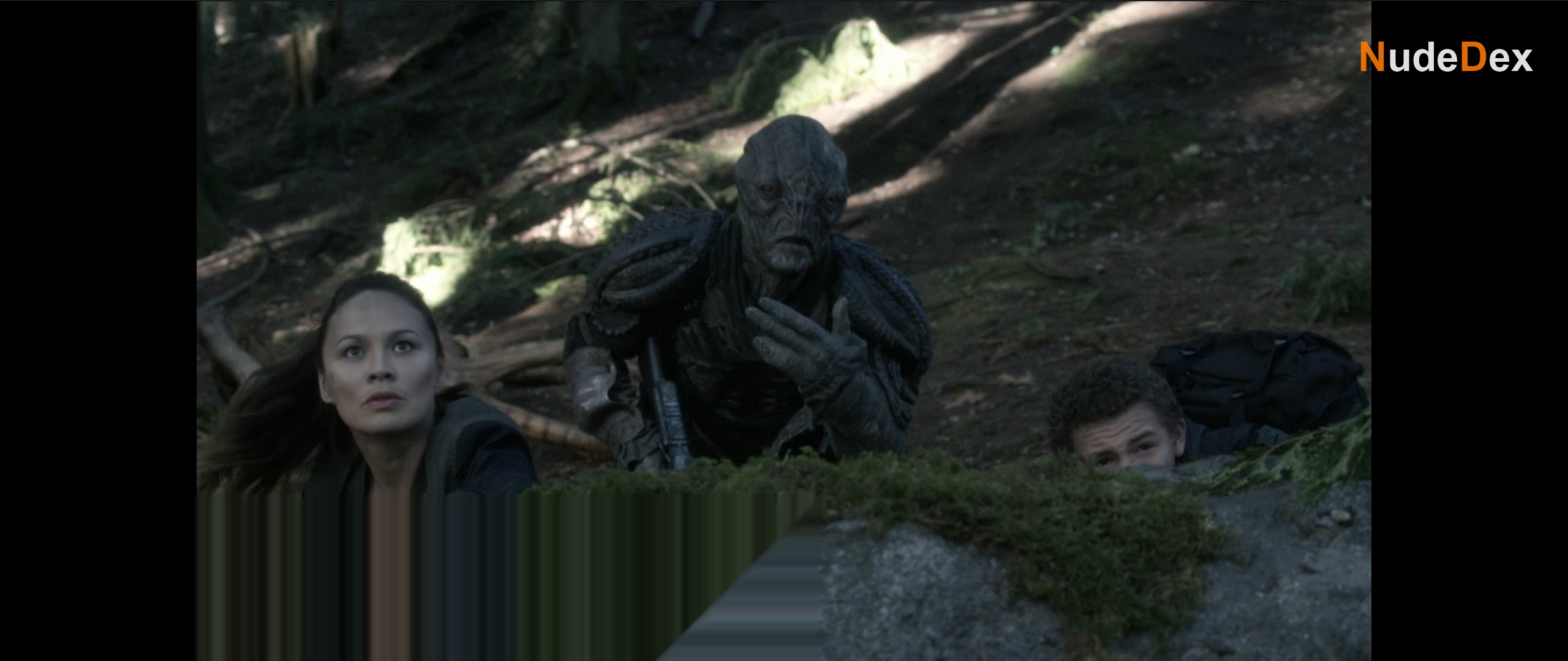 Moon Bloodgood in Falling Skies, photo 28
