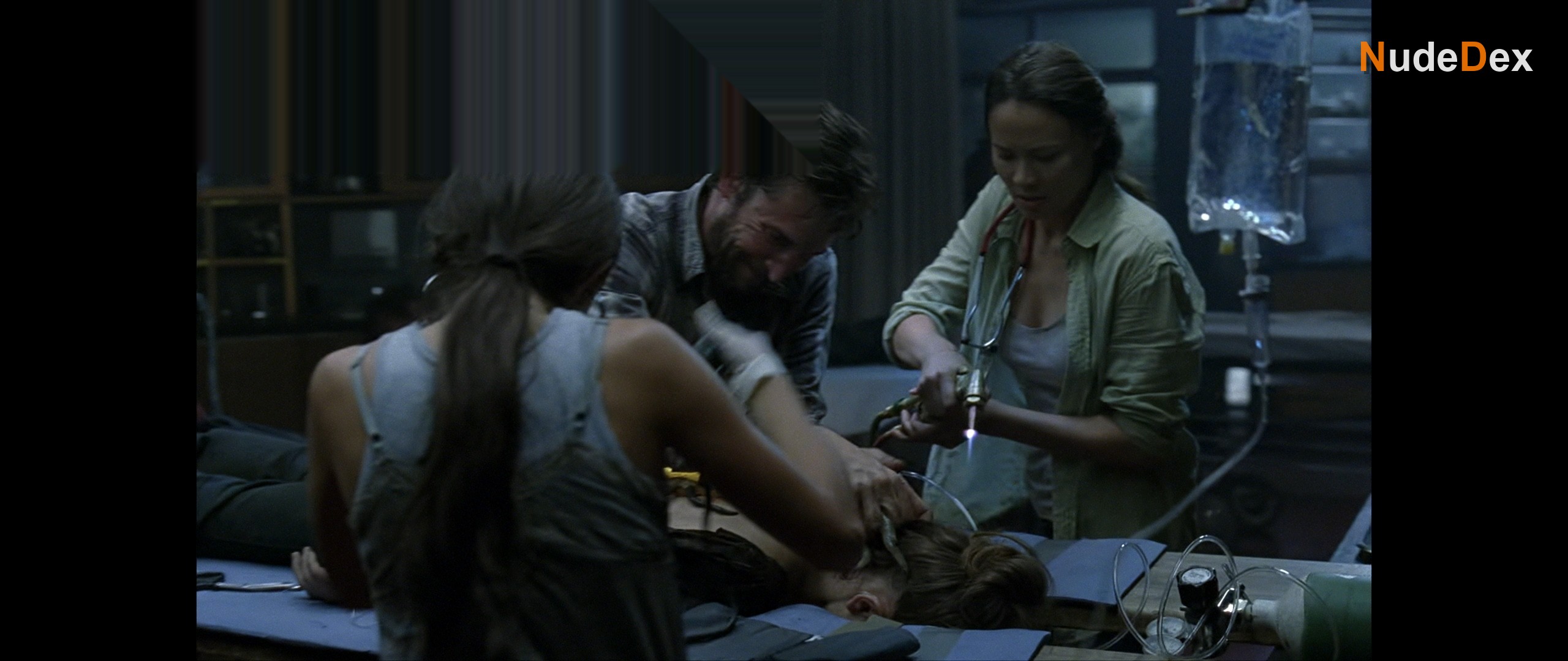 Moon Bloodgood in Falling Skies, photo 29