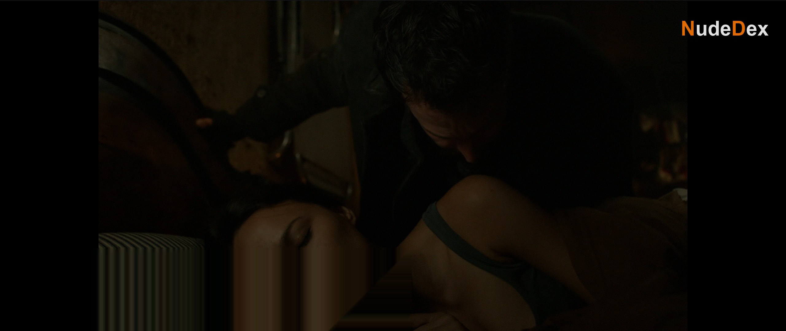 Moon Bloodgood in Falling Skies, photo 30
