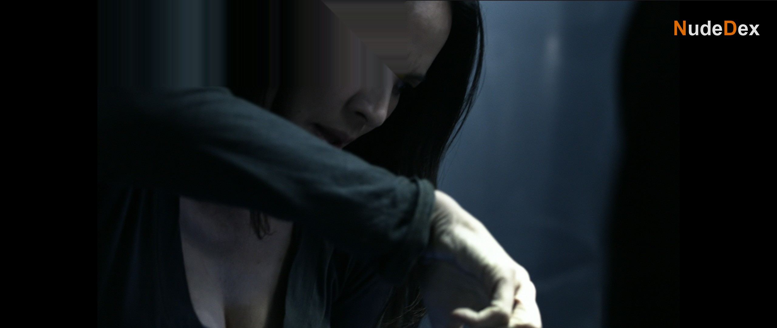 Moon Bloodgood in Falling Skies, photo 34