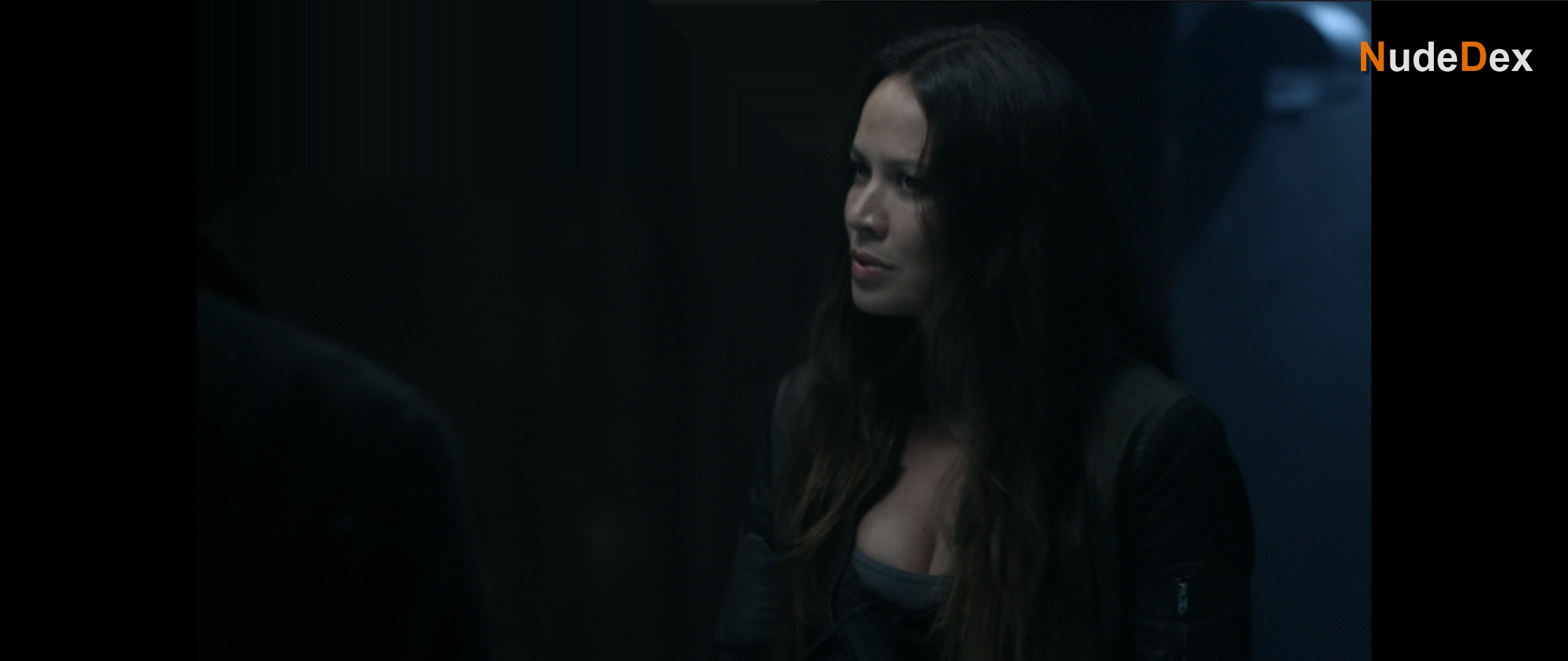 Moon Bloodgood in Falling Skies, photo 37