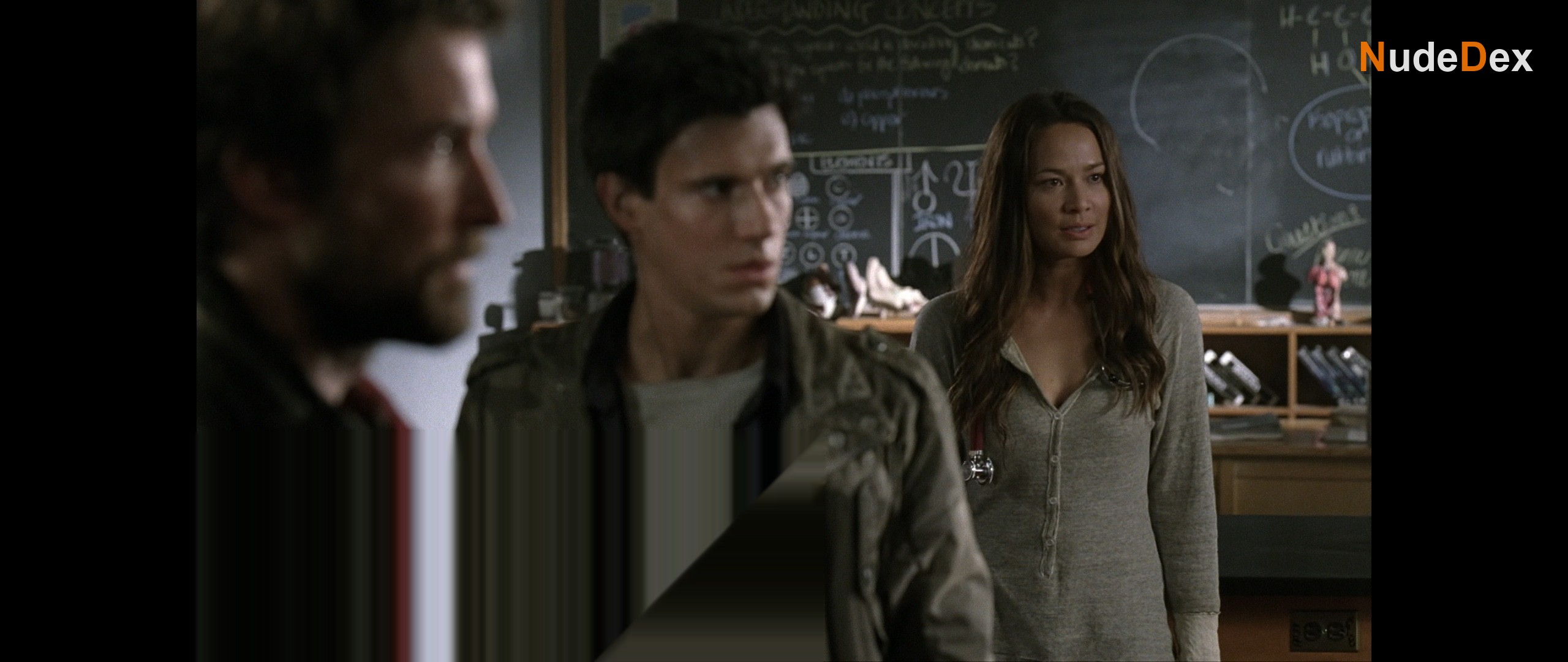 Moon Bloodgood in Falling Skies, photo 65