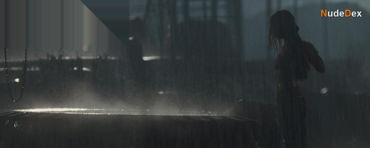 Moon Bloodgood in Terminator Salvation, photo 1
