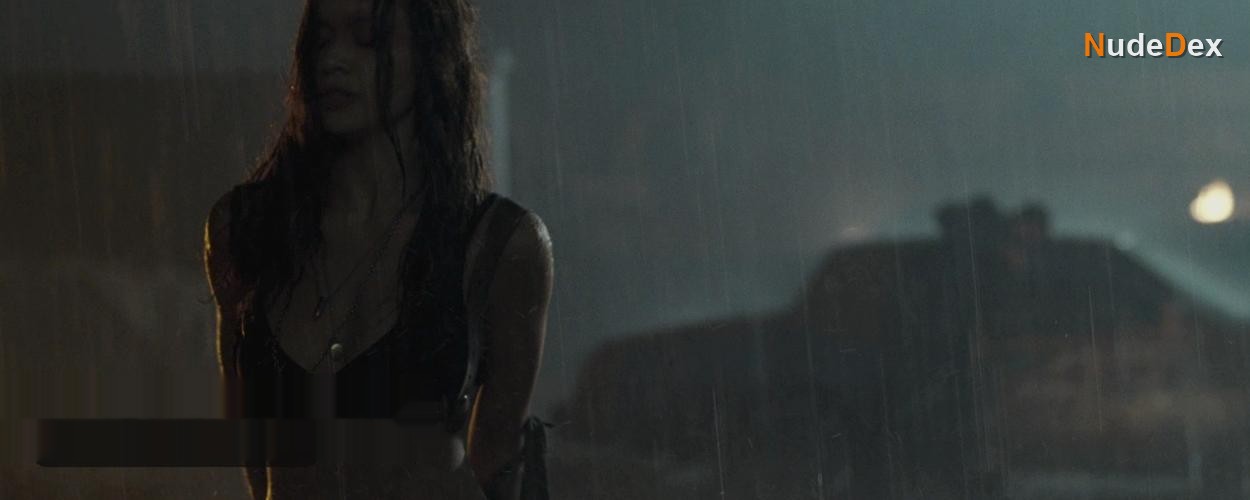 Moon Bloodgood in Terminator Salvation, photo 6