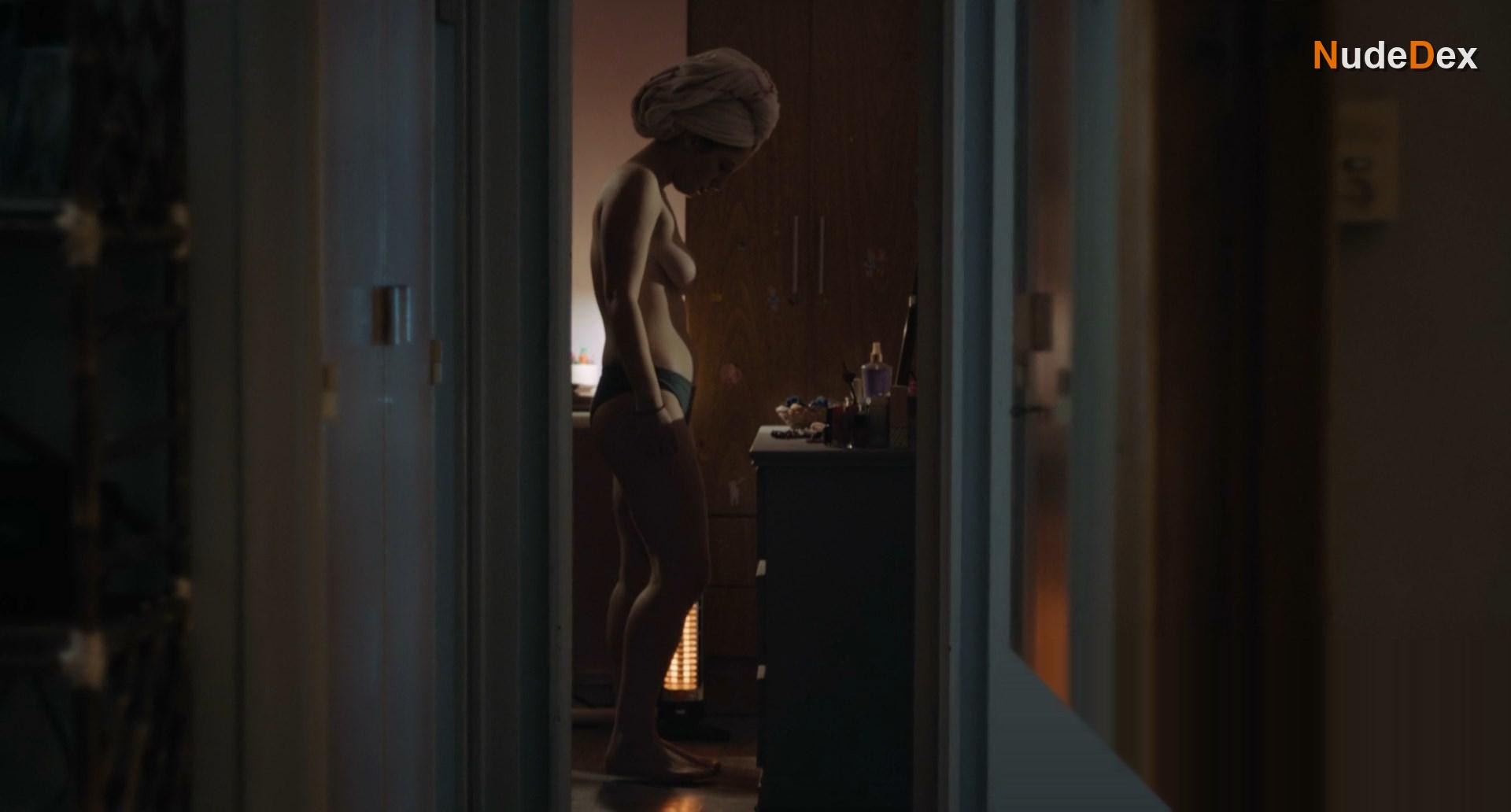 Mora Arenillas in Invisible, photo 8