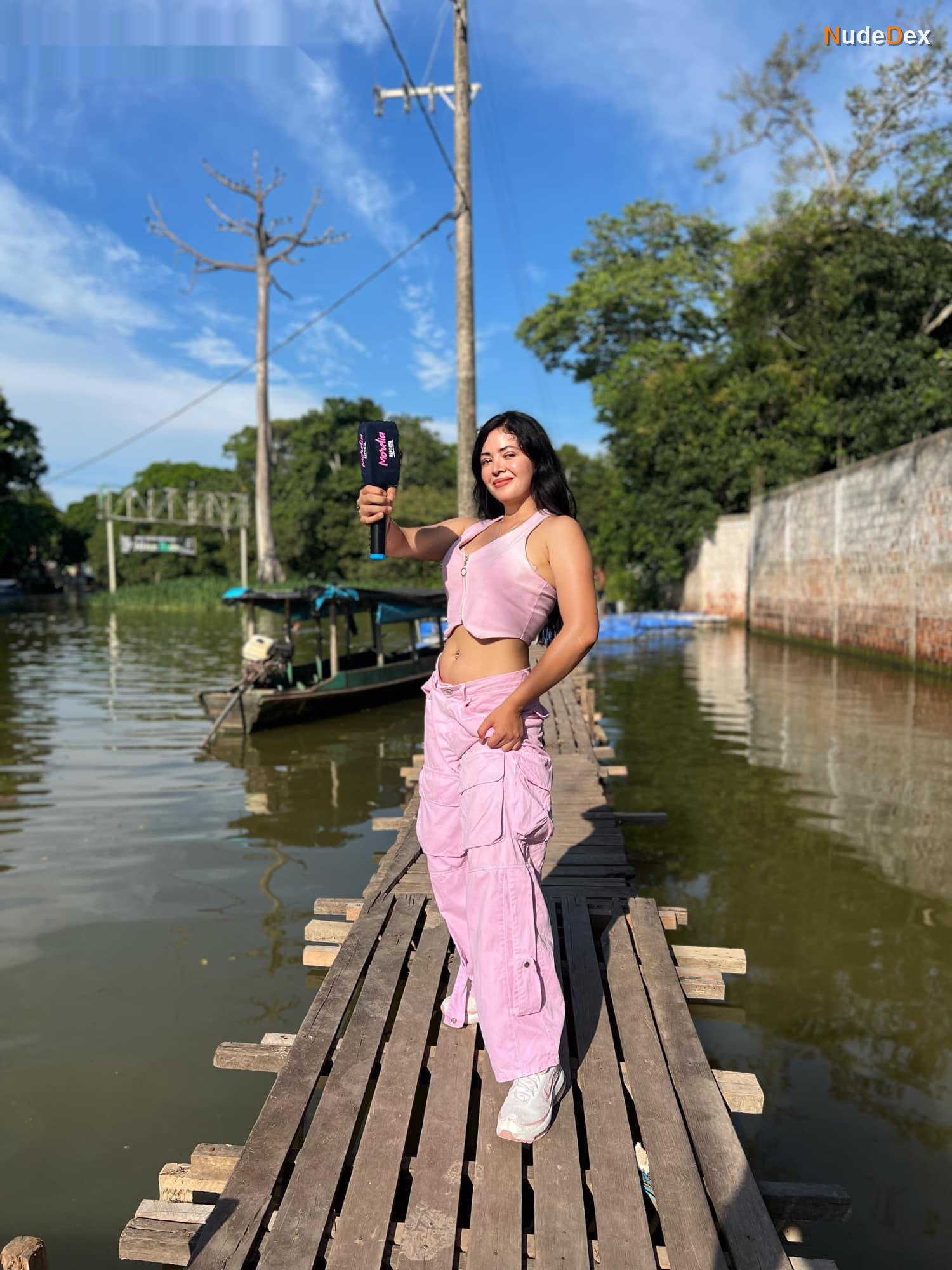 Morelia Garcia in Selva Peru, photo 22