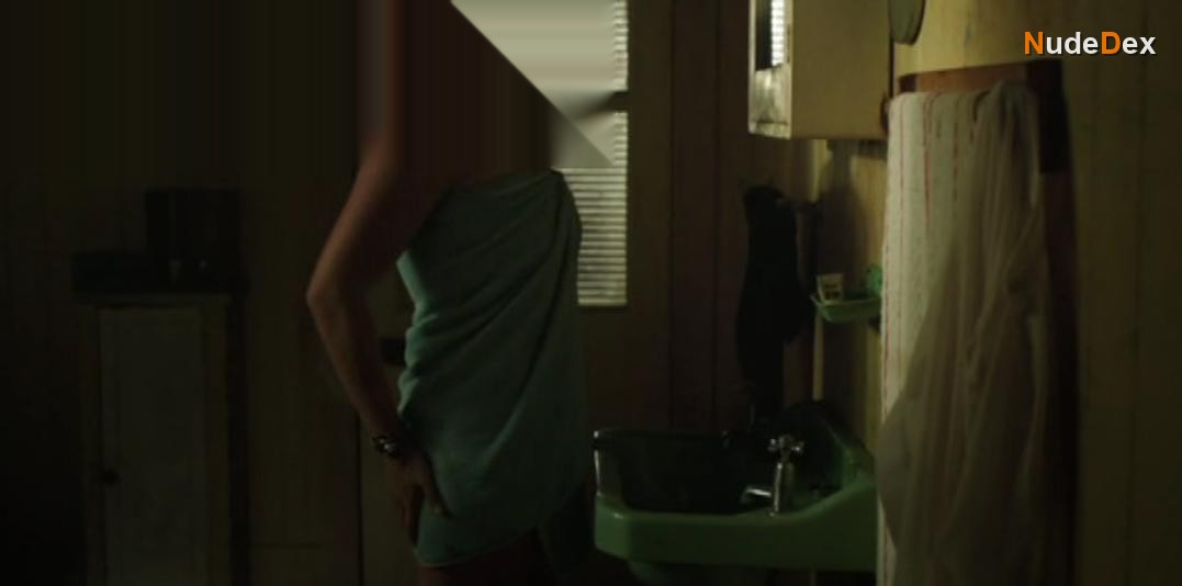 Morgana O'reilly in Safe House, photo 3