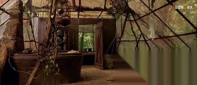 Mylene Jampanoi in Les Filles Du Botaniste, photo 2