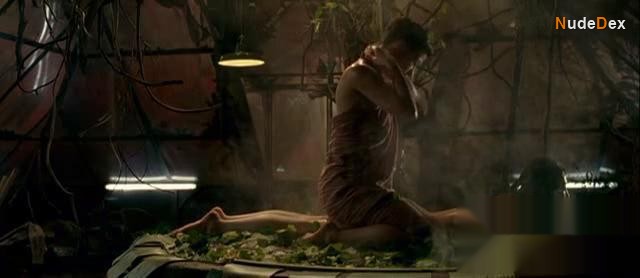 Mylene Jampanoi in Les Filles Du Botaniste, photo 5