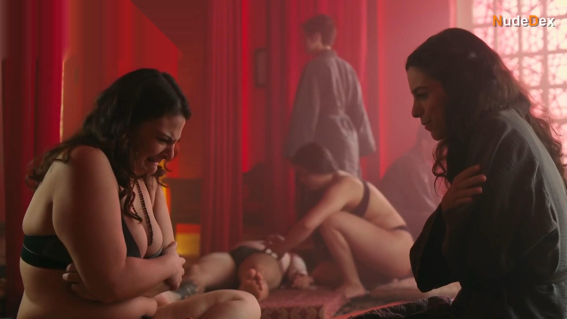 Nabia Vilela in The Secret Life Of Couples, photo 8