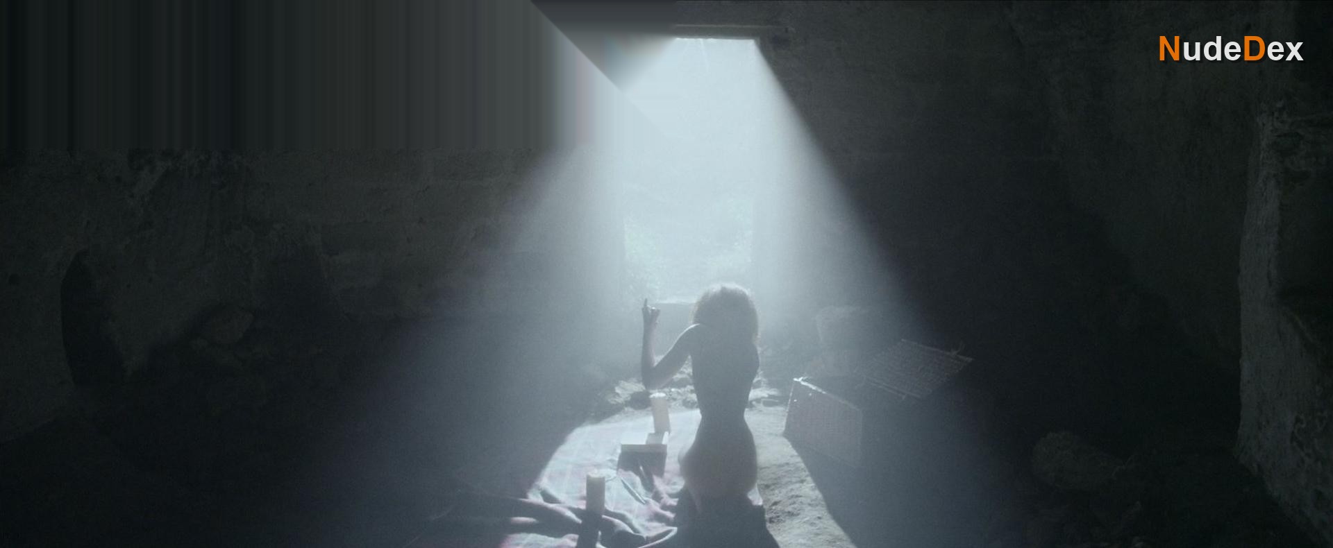 Nadia Hilker in Spring, photo 5