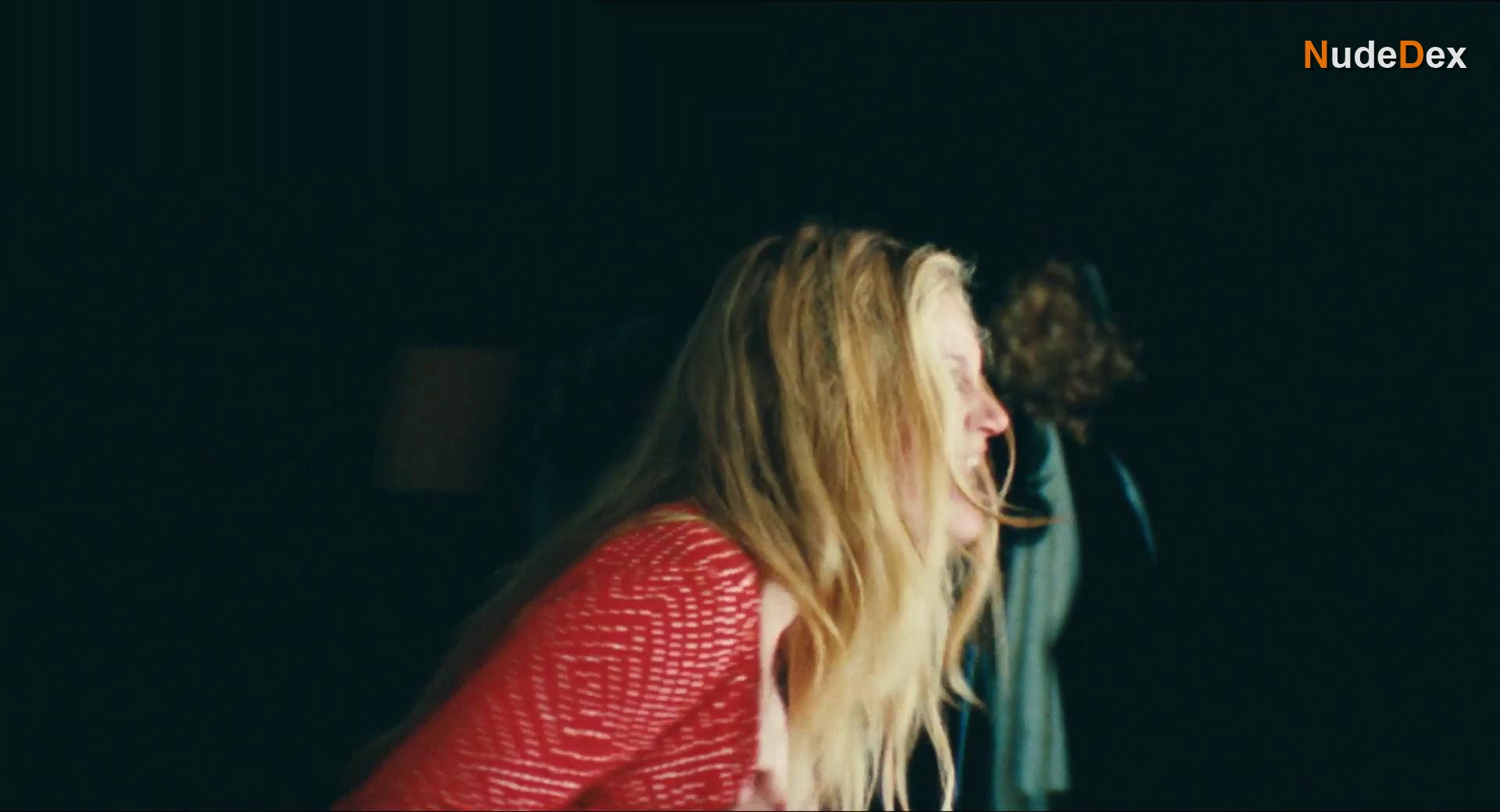 Nadia Tereszkiewicz in Forever Young, photo 4