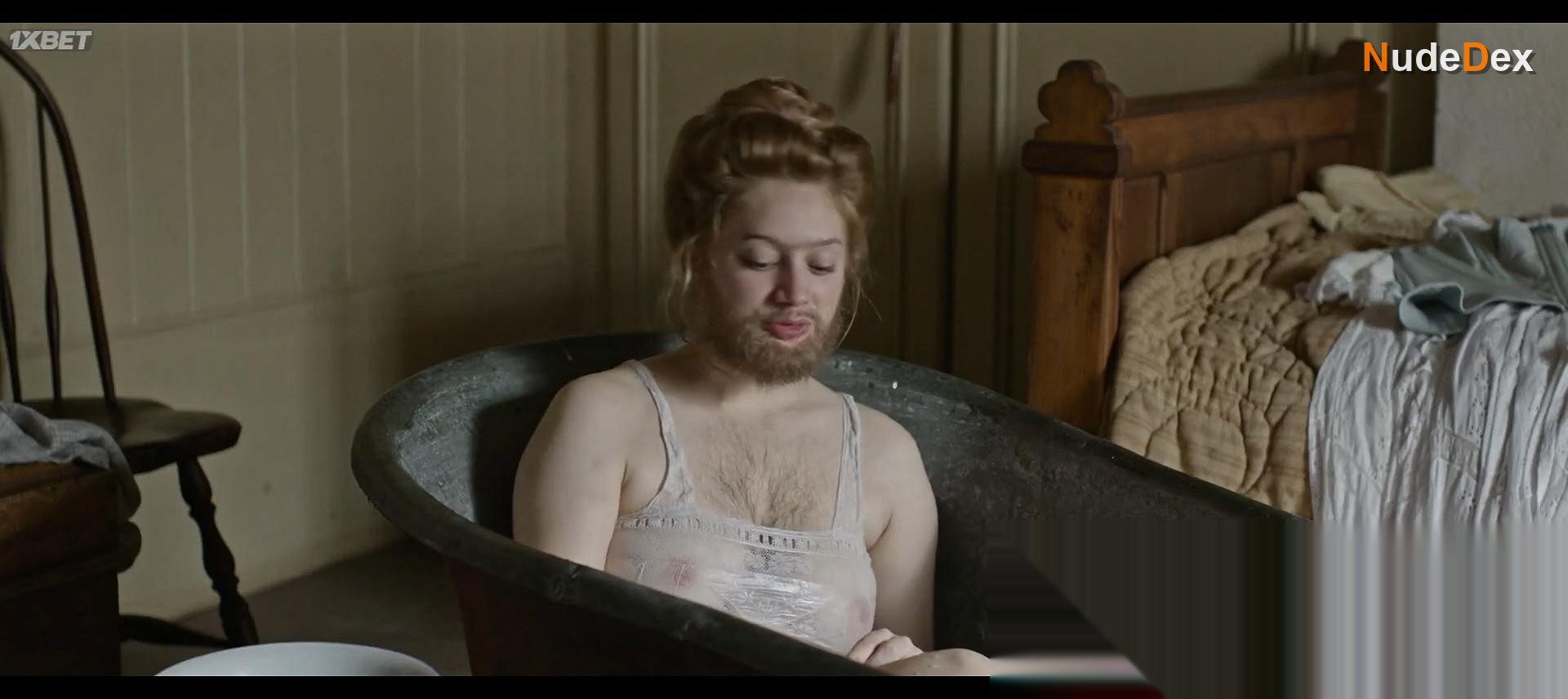 Nadia Tereszkiewicz in Rosalie, photo 2