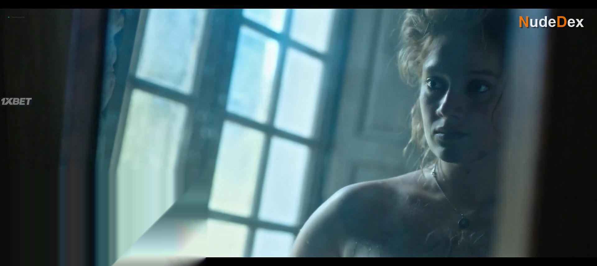 Nadia Tereszkiewicz in Rosalie, photo 5