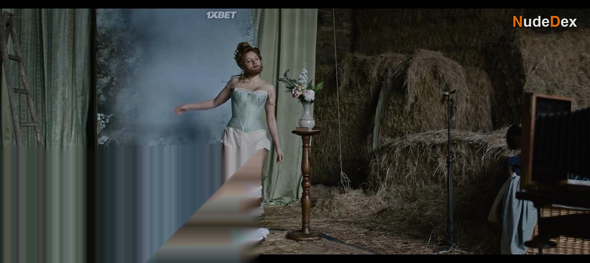 Nadia Tereszkiewicz in Rosalie, photo 12
