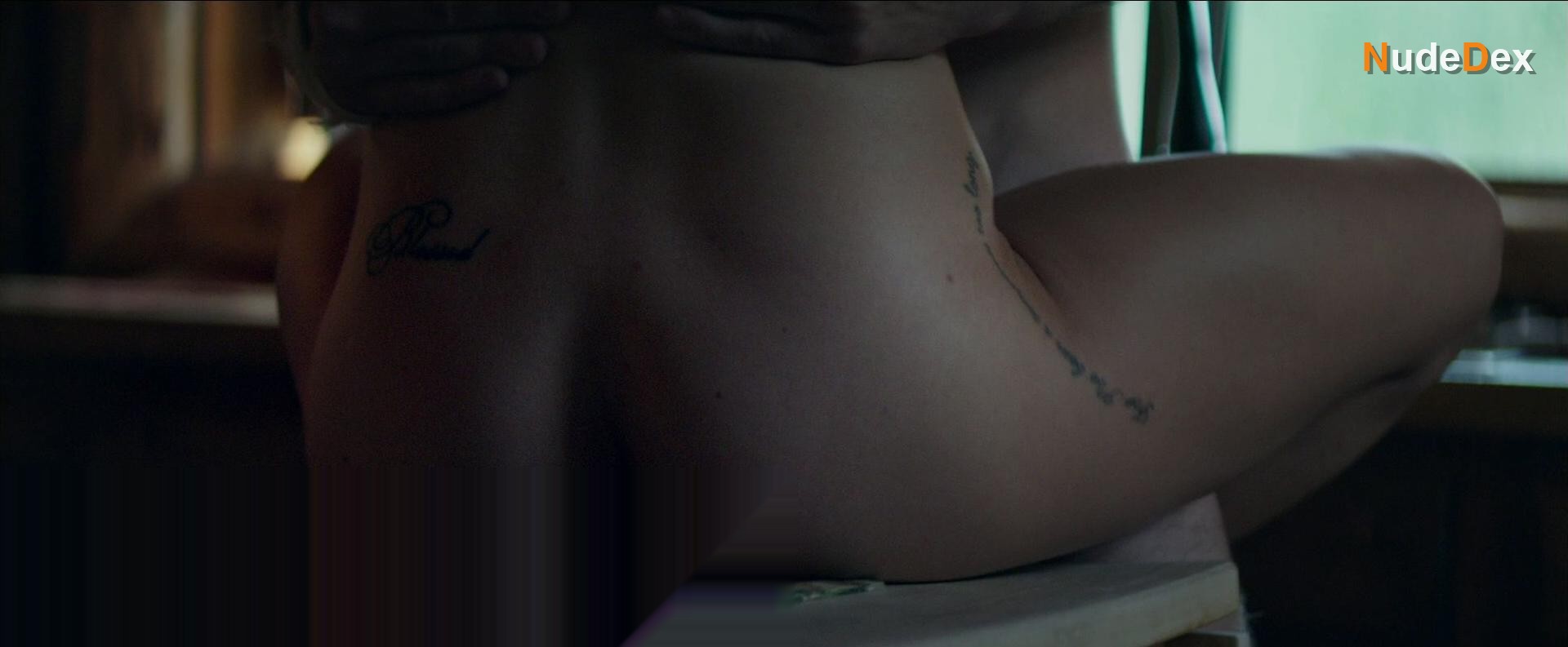 Nadine Crocker in Cabin Fever, photo 2