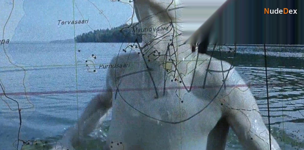 Najwa Nimri in Lovers Of The Arctic Circle, photo 1