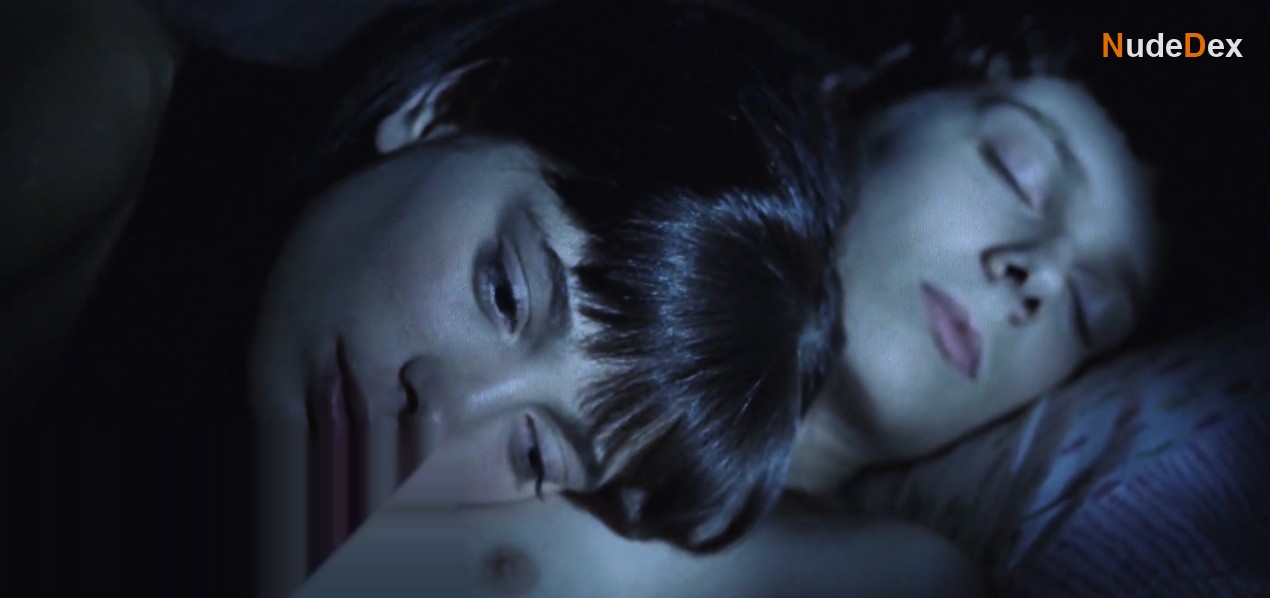 Najwa Nimri in Lovers Of The Arctic Circle, photo 2