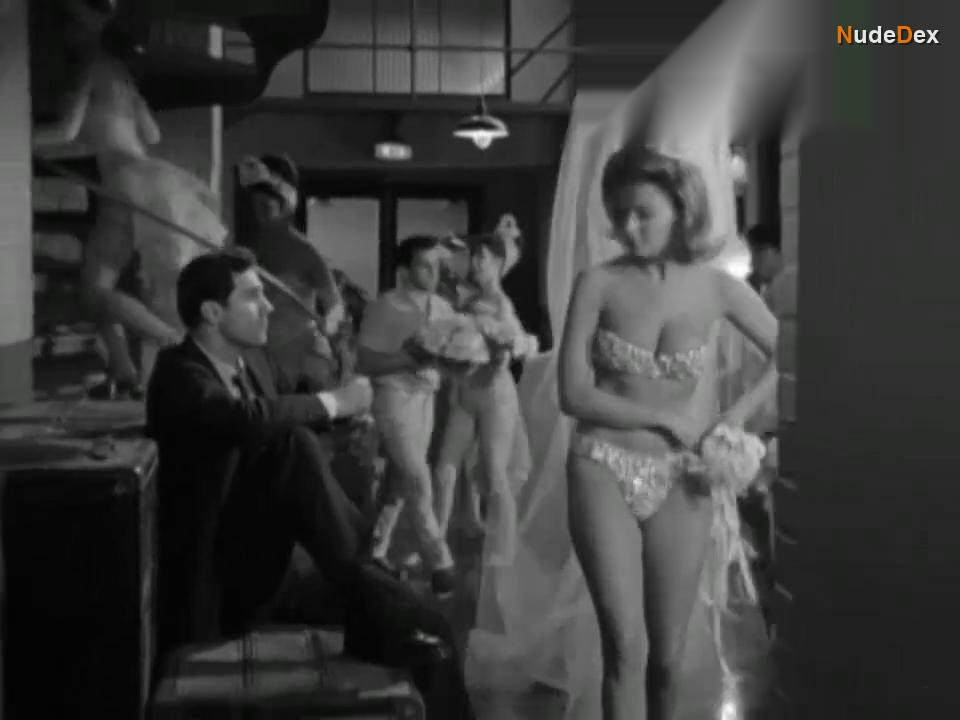 Nancy Kovack in Sylvia, photo 2