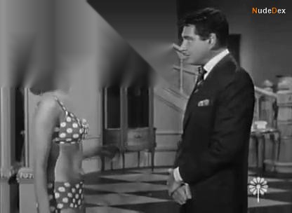 Nancy Kovack in Sylvia, photo 4