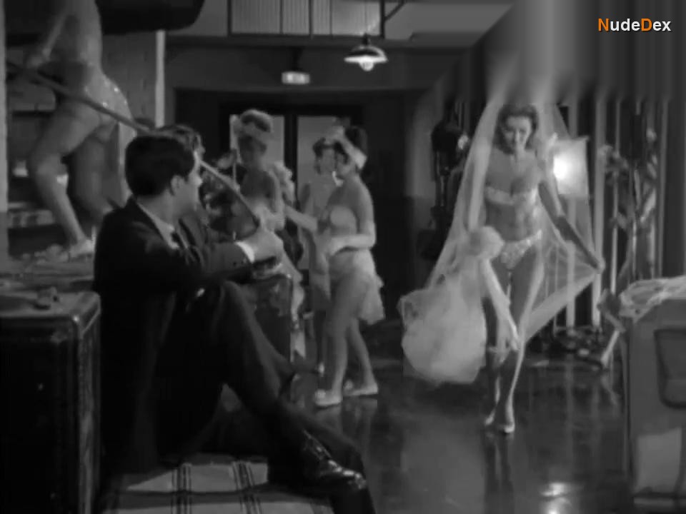 Nancy Kovack in Sylvia, photo 5