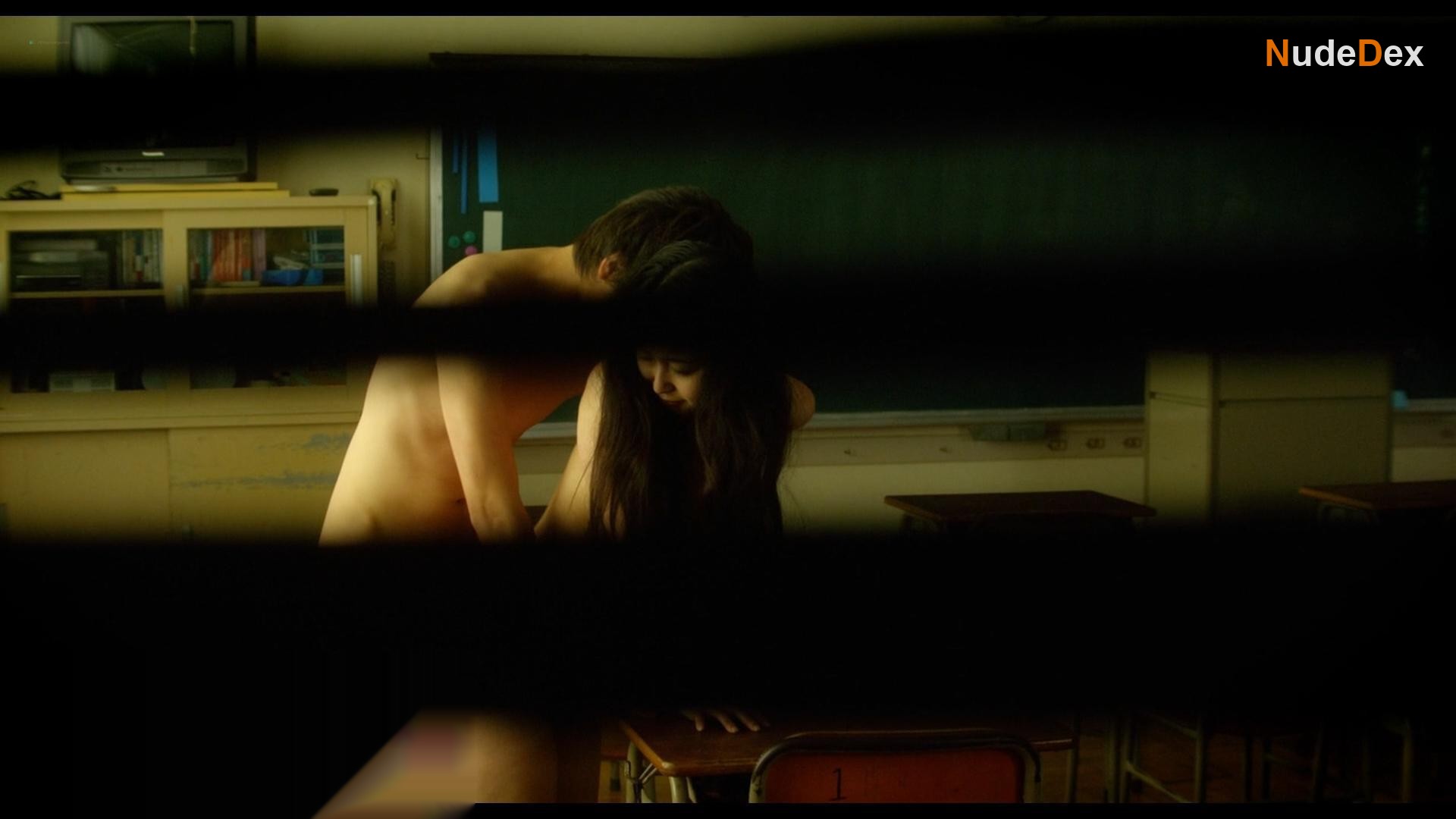 Naoho Ichihashi in Onna No Ana, photo 14