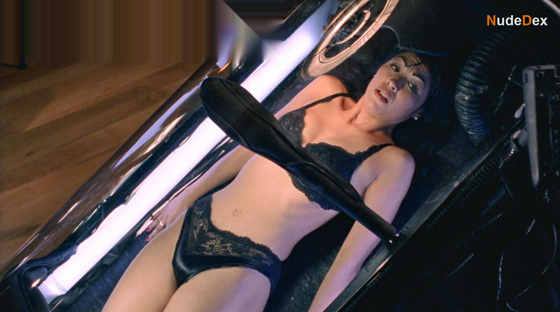 Naomi Mcclure in Blood Dolls, photo 5
