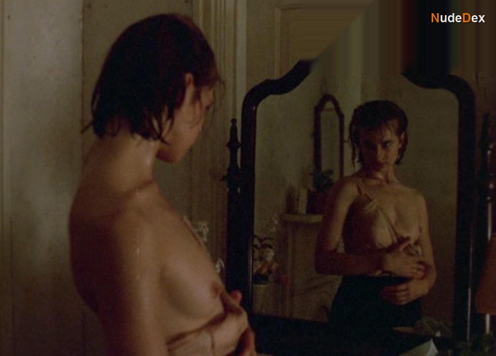 Nastassja Kinski in Maria's Lovers, photo 7