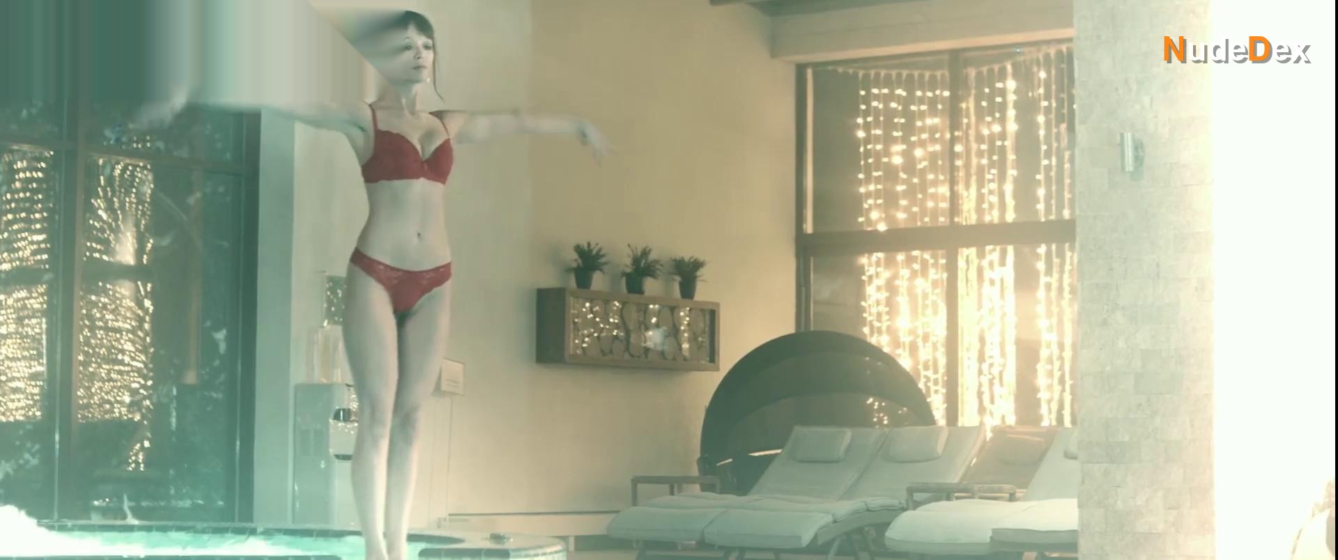 Natalia Berger in Posledniy Den Rozhdeniya, photo 5