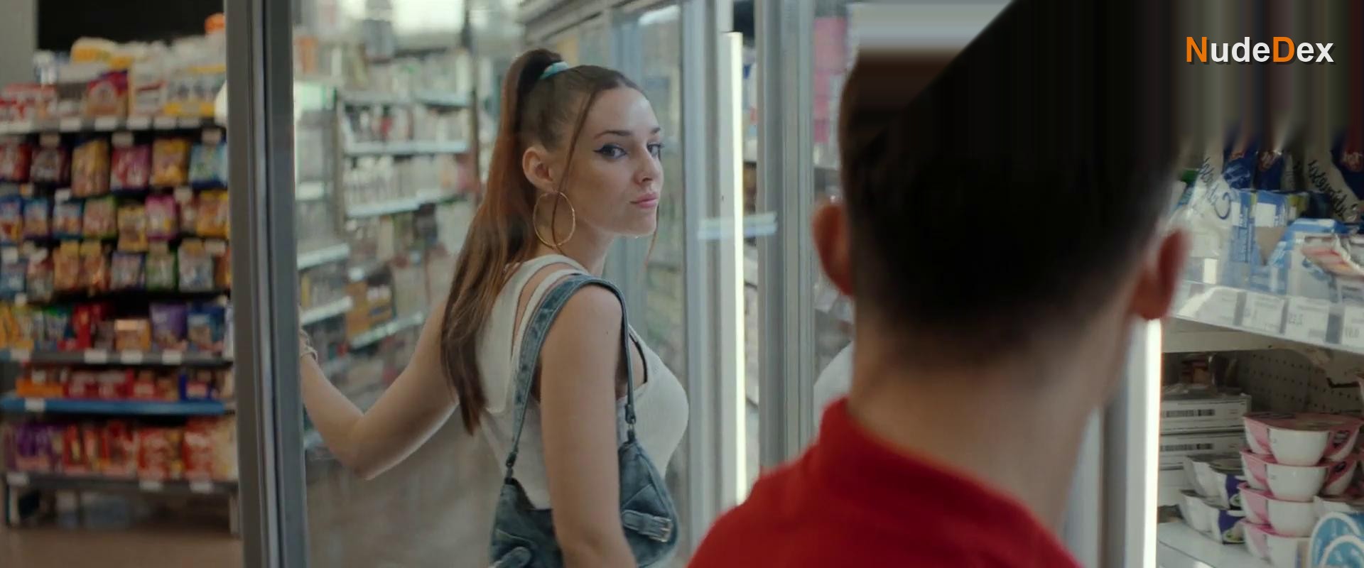 Natalia Braceli in Enemies, photo 6