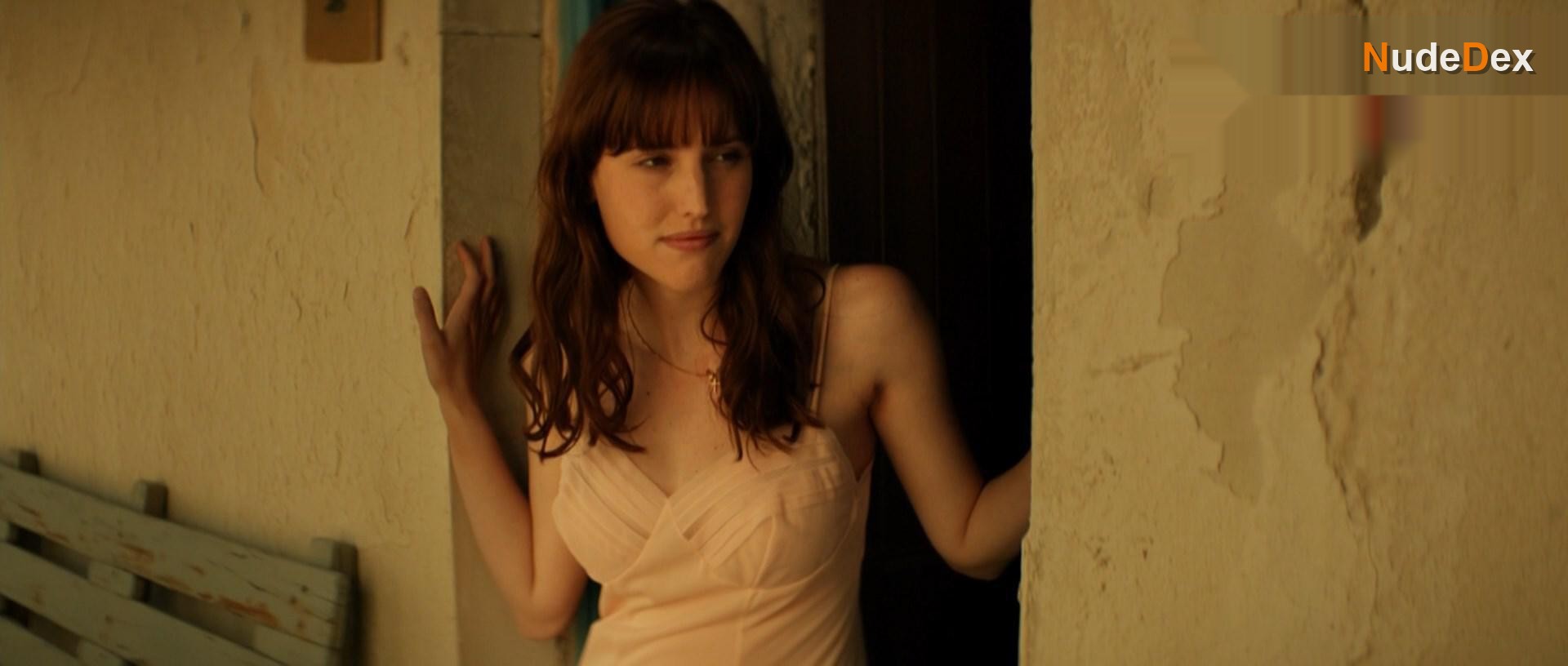Natalia De Molina in Living Is Easy With Eyes Closed, photo 5