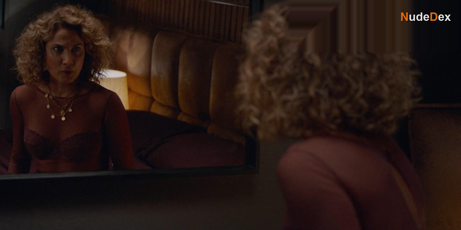 Natalia De Molina in Mirror, Mirror, photo 13