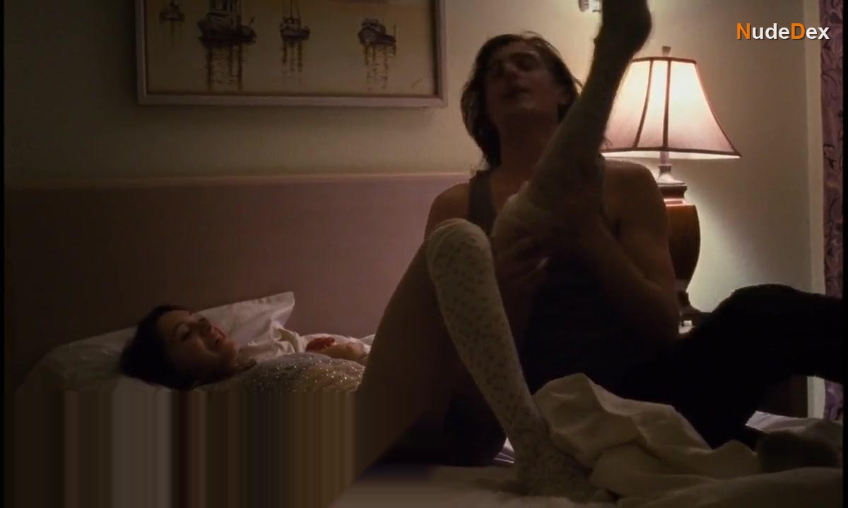 Natalia Dyer in I Believe In Unicorns, photo 11