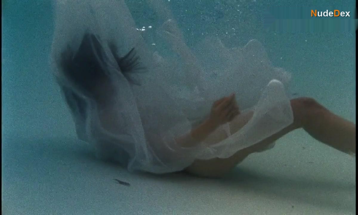 Natalia Dyer in I Believe In Unicorns, photo 14