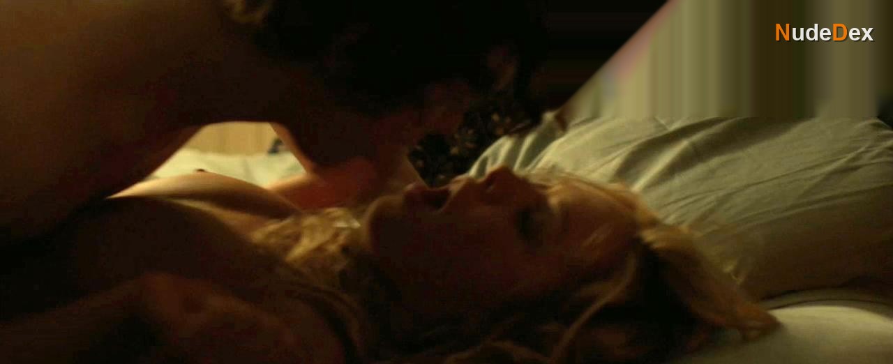Natalie Hall in 1, photo 7