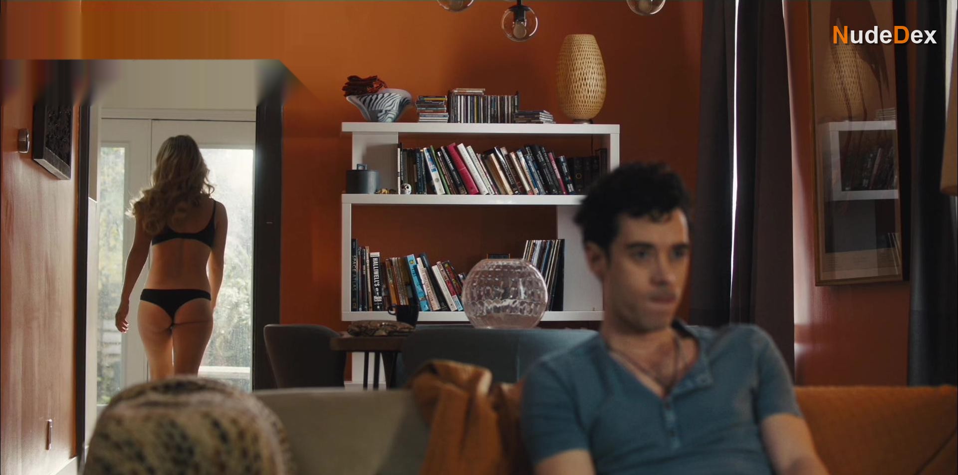 Natalie Hall in Jett, photo 2