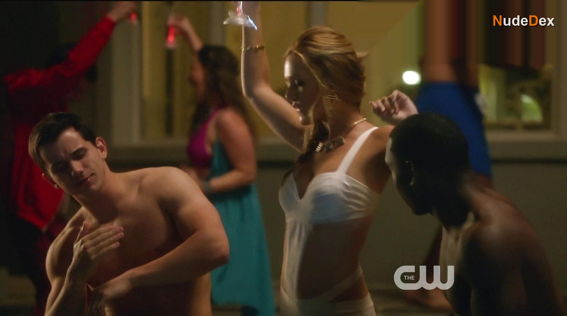 Natalie Hall in Star-crossed, photo 19