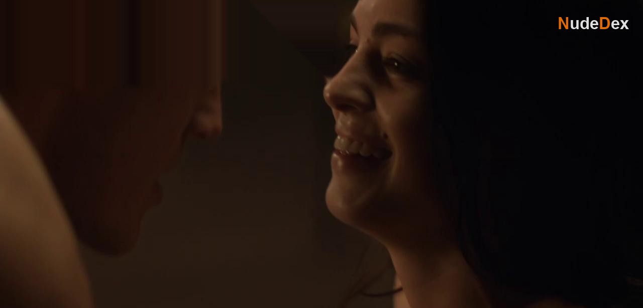 Natalie Madueno in Bedrag, photo 1