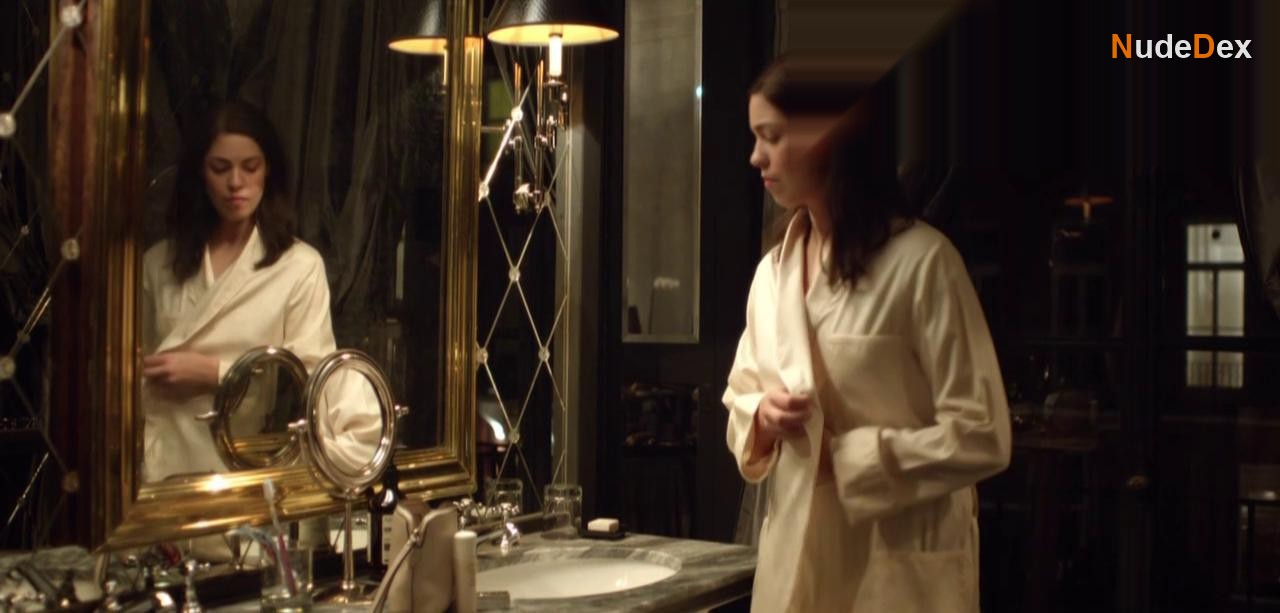 Natalie Madueno in Bedrag, photo 3