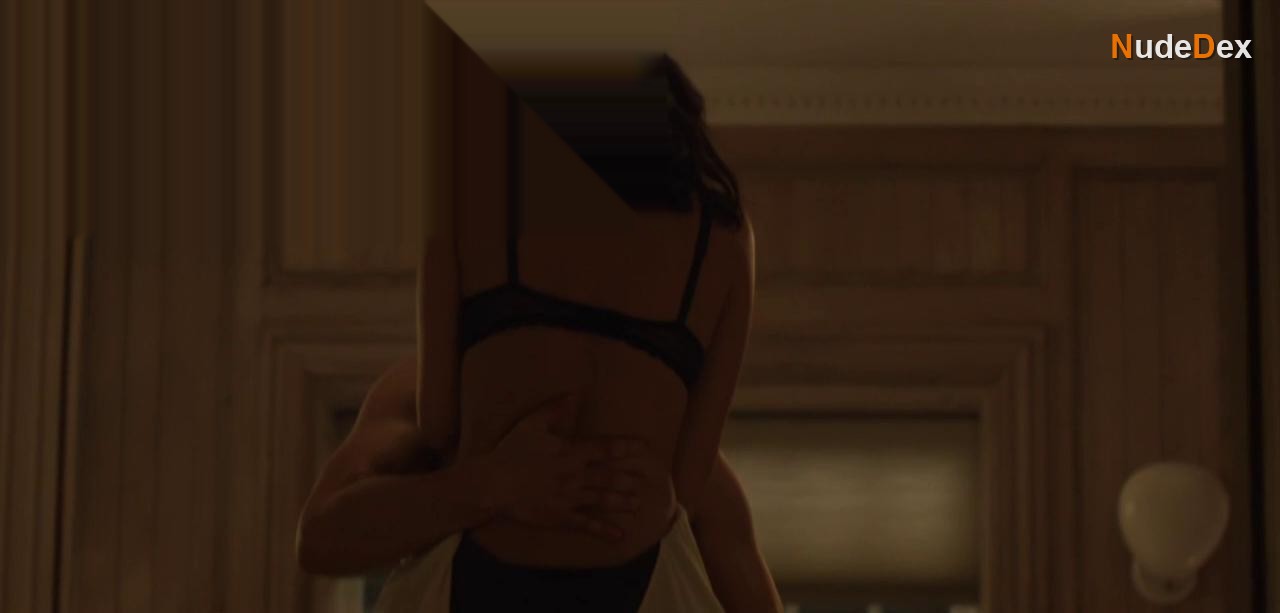 Natalie Madueno in Bedrag, photo 5