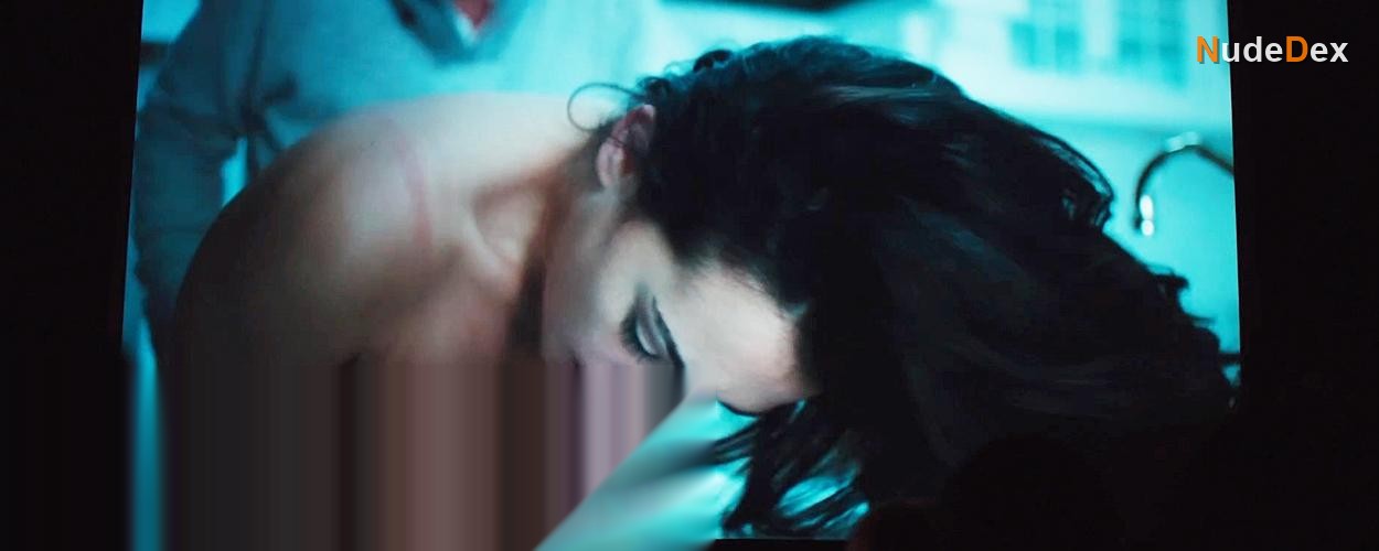 Natalie Martinez in Broken City, photo 3