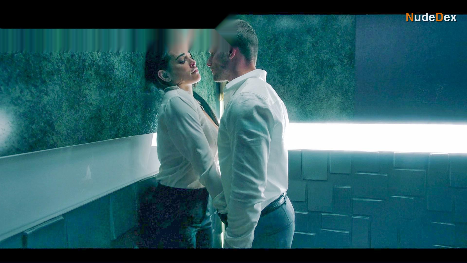 Natalie Martinez in Into The Dark, photo 7