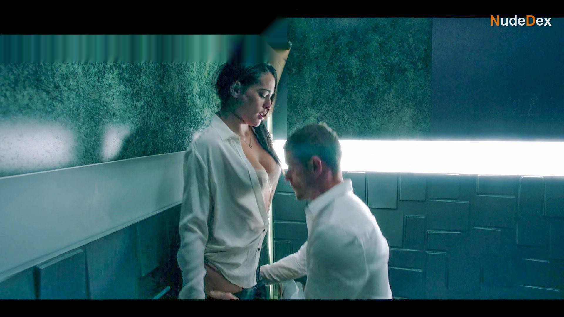 Natalie Martinez in Into The Dark, photo 11
