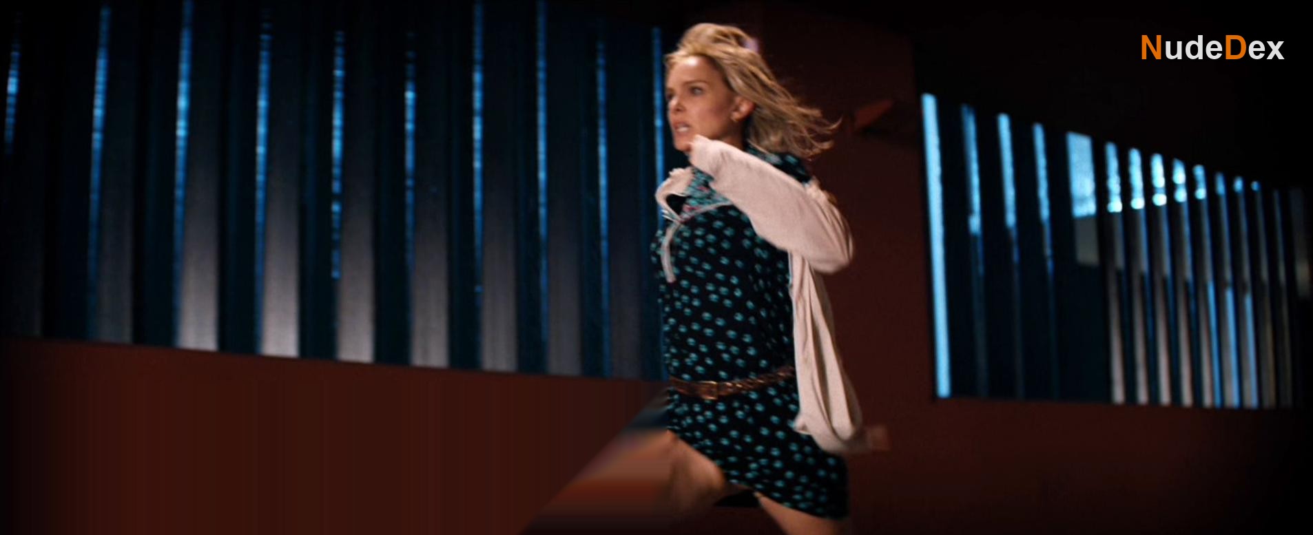 Natalie Portman in Lucy In The Sky, photo 7