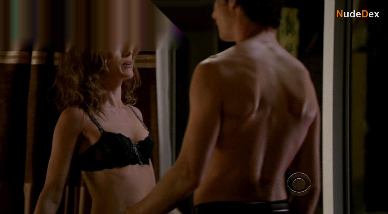 Natalie Zea in The Defenders, photo 2