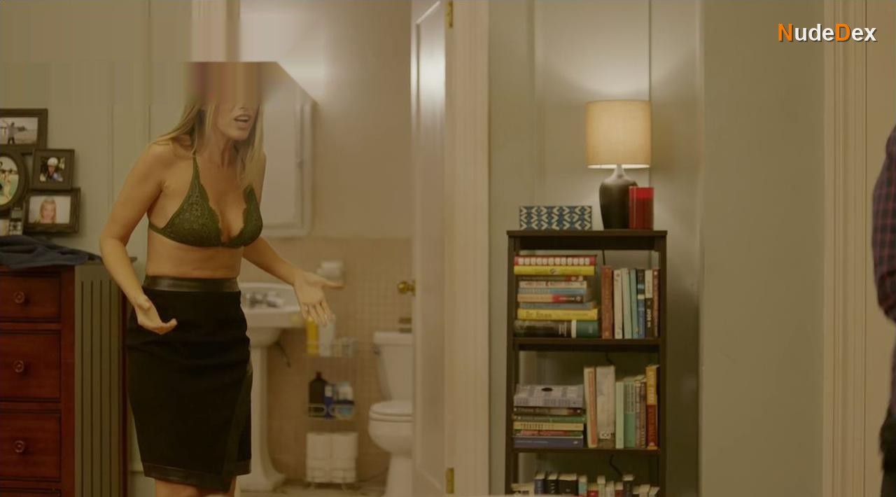 Natalie Zea in The Detour, photo 6