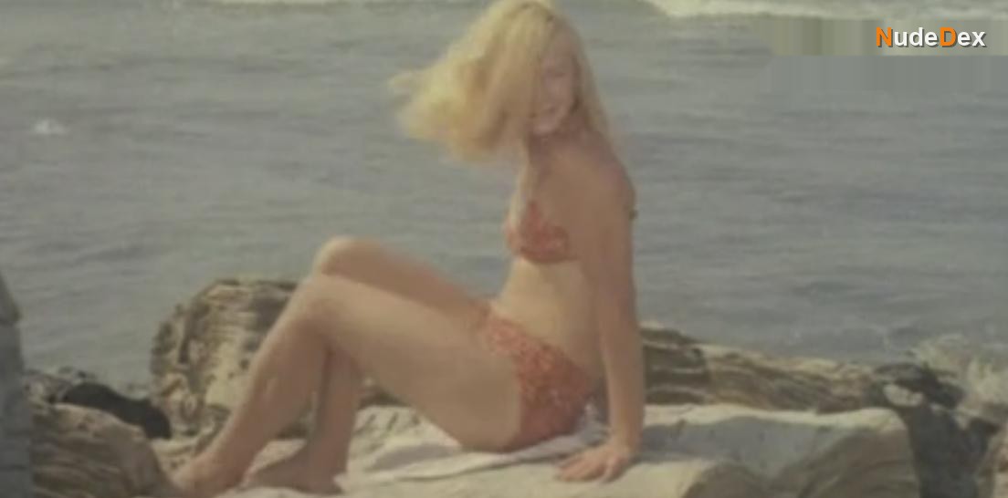 Natalya Bogunova in A Boy And A Girl, photo 2