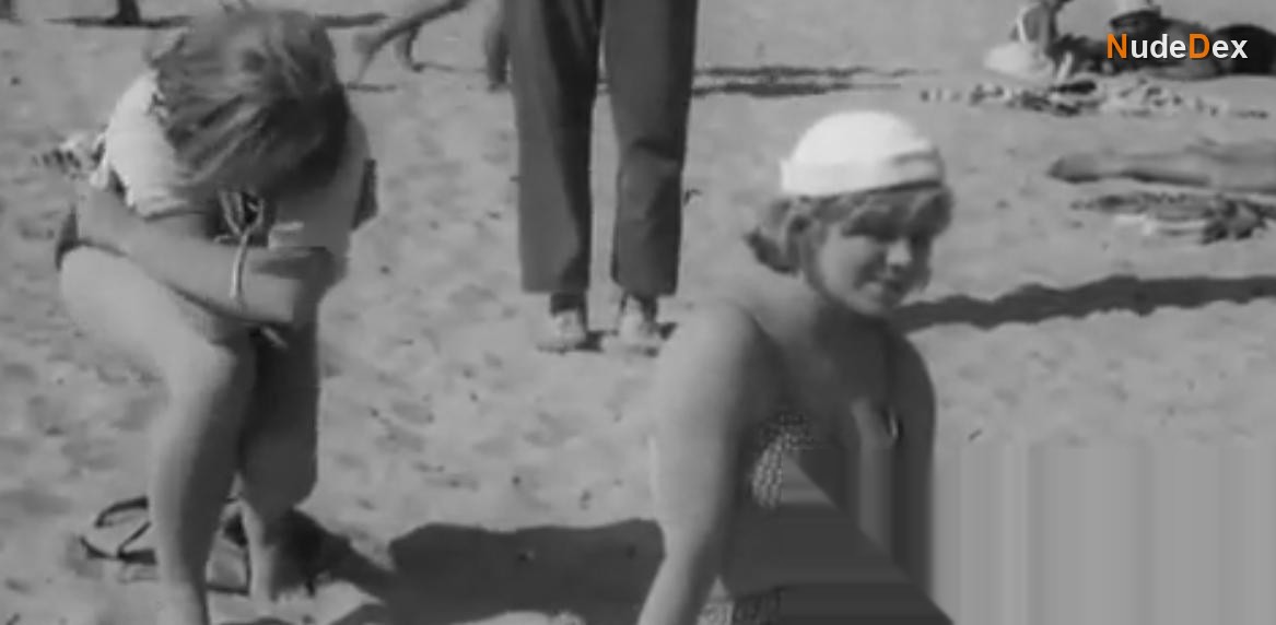 Natalya Bogunova in Do Svidaniya Malchiki, photo 3