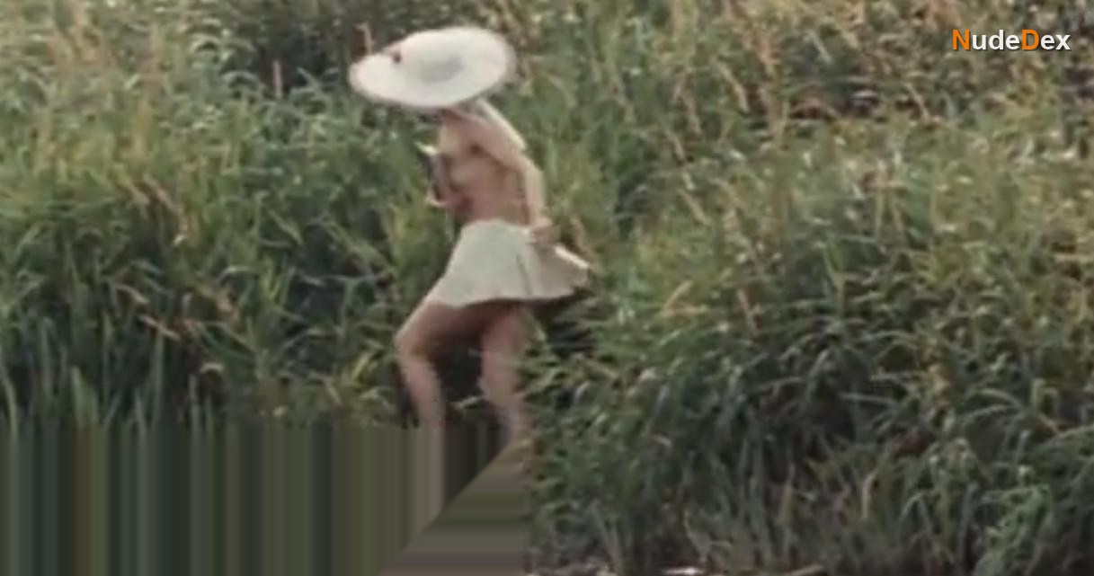 Natalya Vorobyova in Karusel, photo 2