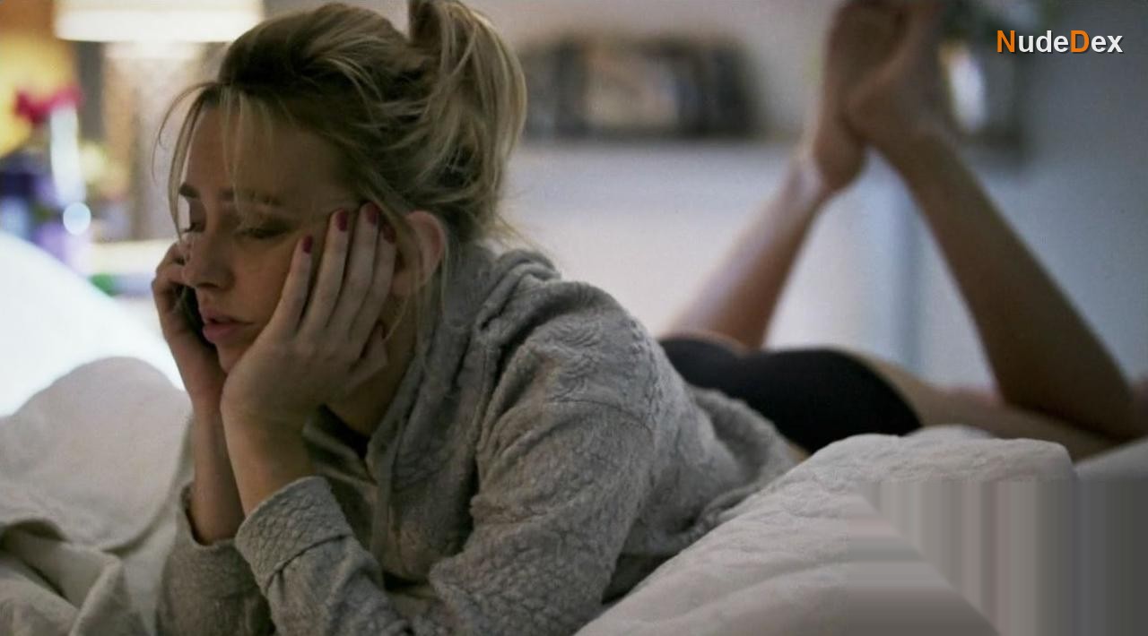 Natasha Bassett in Britney Ever After, photo 7